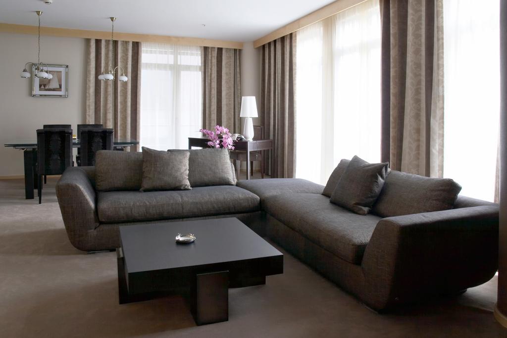 Royal Square Hotel & Suites ريغا المظهر الخارجي الصورة