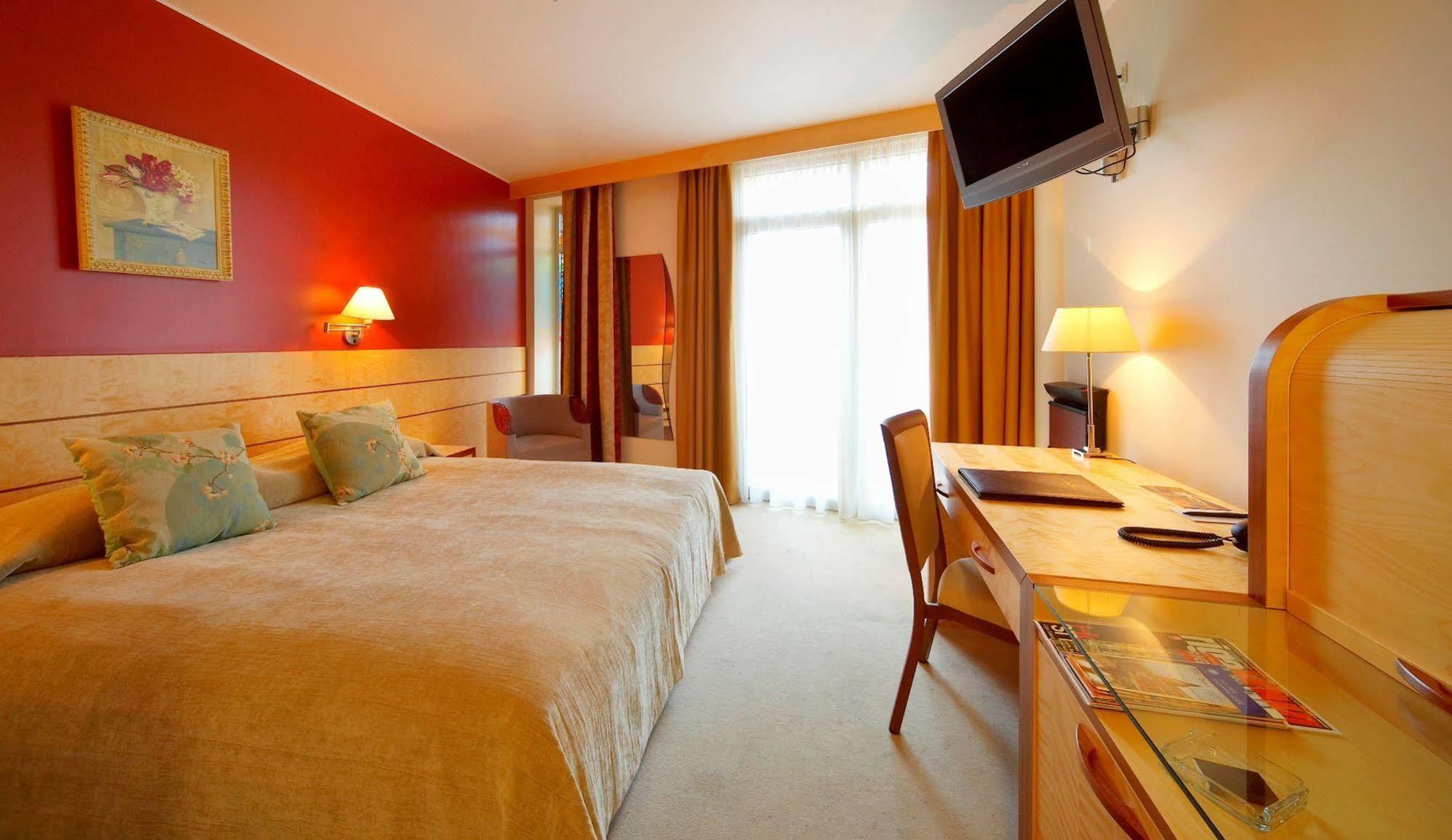 Royal Square Hotel & Suites ريغا الغرفة الصورة