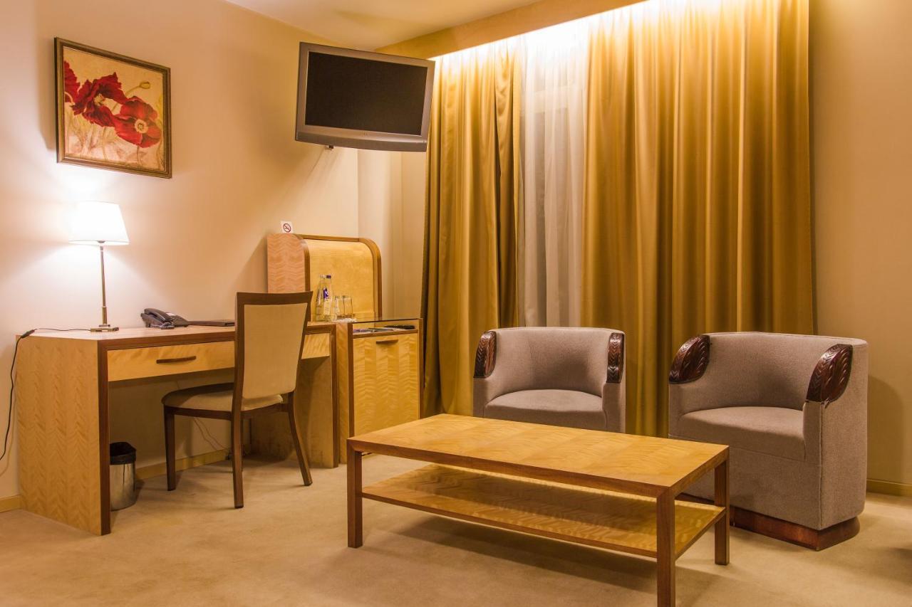 Royal Square Hotel & Suites ريغا المظهر الخارجي الصورة