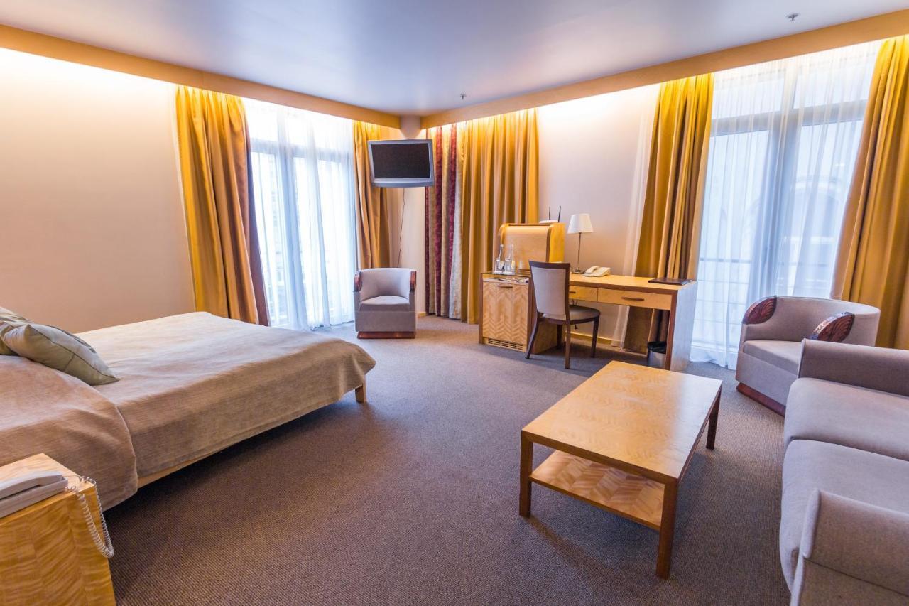 Royal Square Hotel & Suites ريغا المظهر الخارجي الصورة