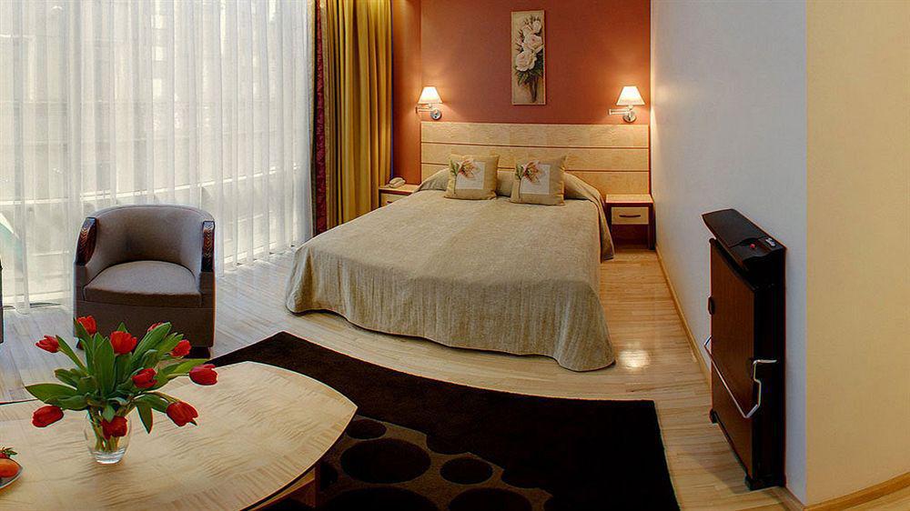 Royal Square Hotel & Suites ريغا المظهر الخارجي الصورة