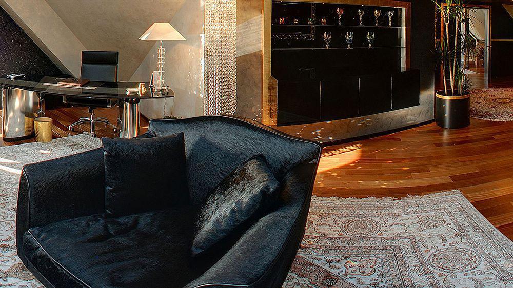 Royal Square Hotel & Suites ريغا المظهر الخارجي الصورة