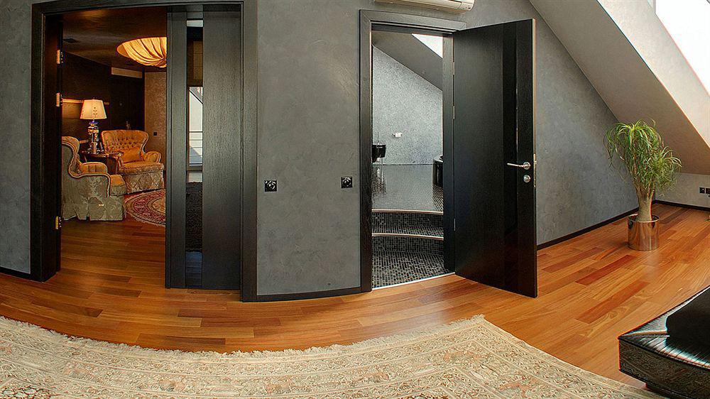 Royal Square Hotel & Suites ريغا المظهر الخارجي الصورة